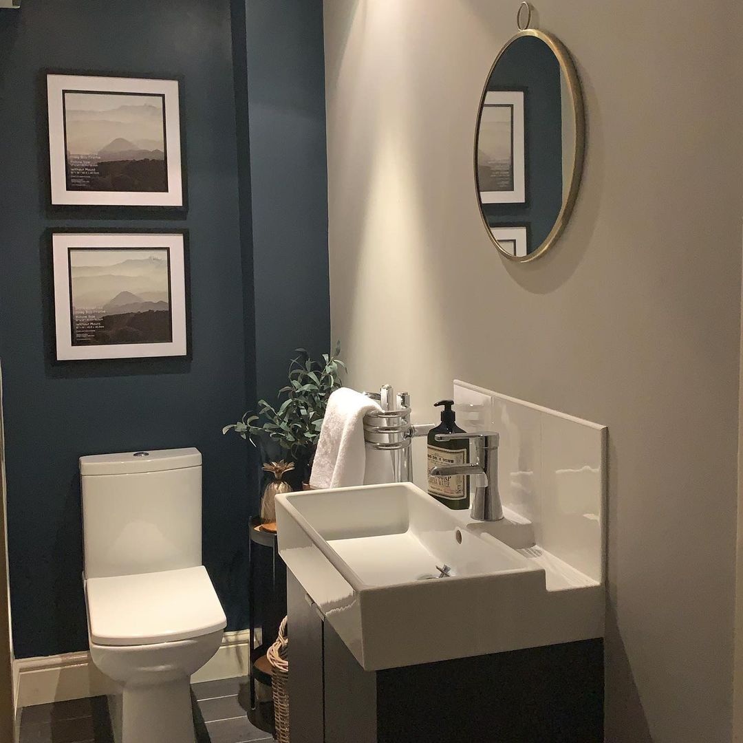 Midnight Blue accent colors for beige bathroom
