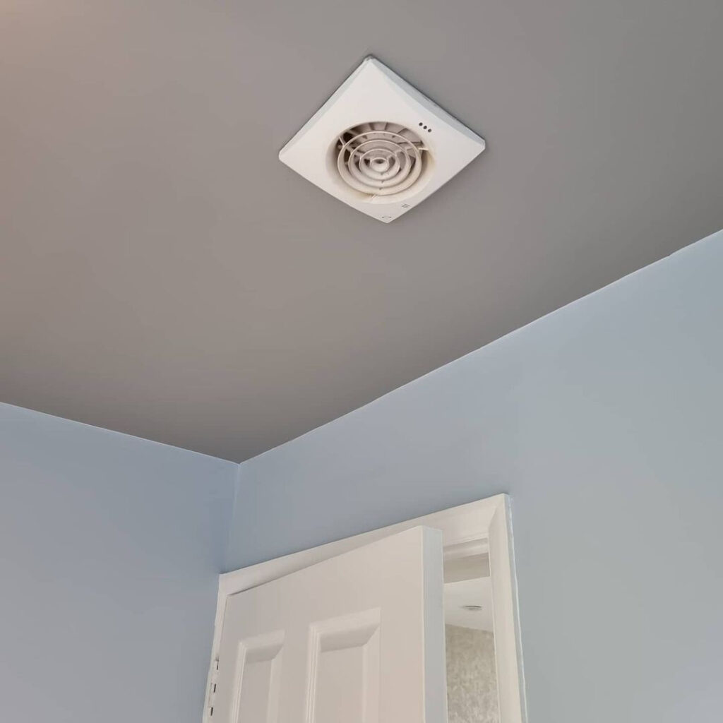 how-to-paint-a-bathroom-ceiling-a-step-by-step-guide